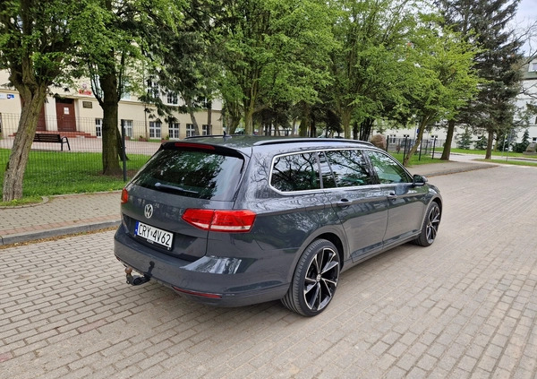 Volkswagen Passat cena 59900 przebieg: 201960, rok produkcji 2018 z Rypin małe 137